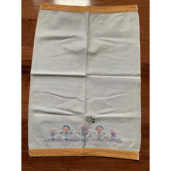 Vintage Blue Pink and Purple Embroidered Flower Hand towel - Picture 9 of 9